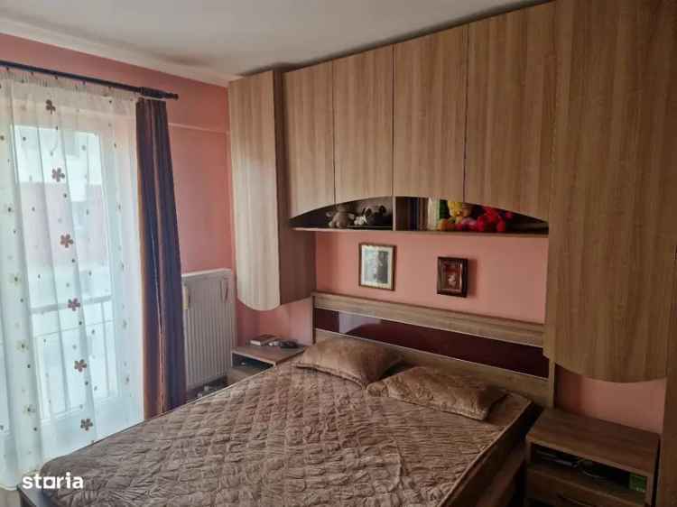 vânzare apartament 3 camere mobilat în Baia Mare cu curte