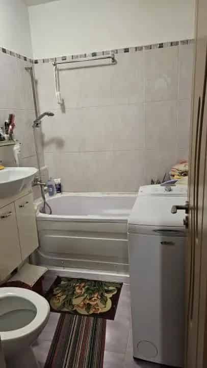 Garsoniera, 33mp, zona Metrou Tineretului, v.a.v. Parcul Tineretului