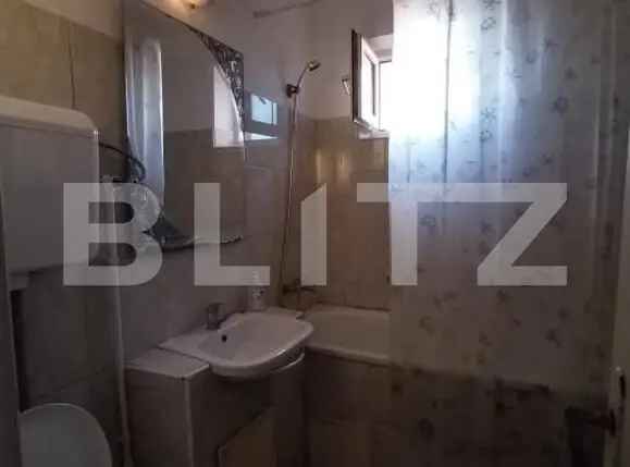 Apartament cu 2 camere semidecomandat, 50 mp, 4/4, zona Piața 1 Mai