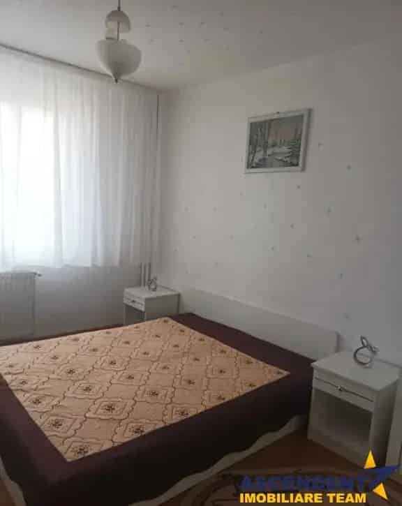 Apartament 3 camere decomandat Brasov