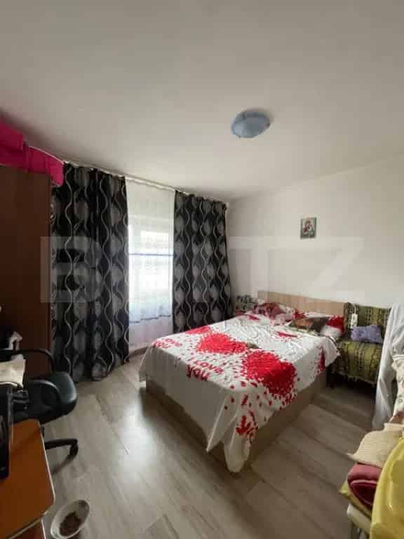 Apartament 2 camere decomandat de vanzare