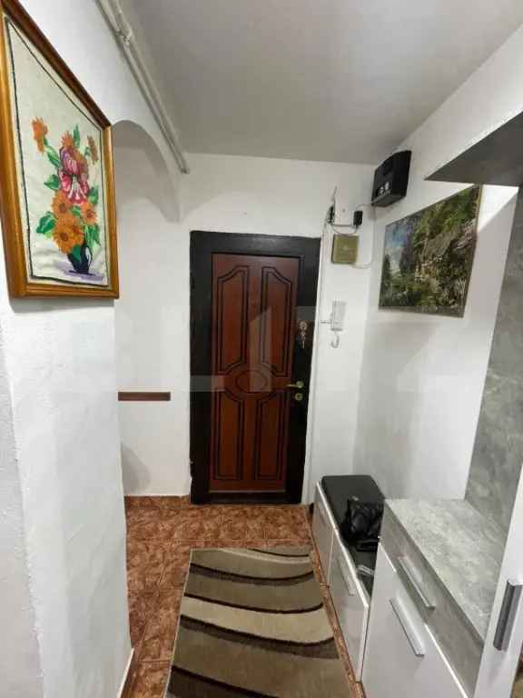 Vânzare apartament 3 camere 2 băi balcoane în Carpați 2