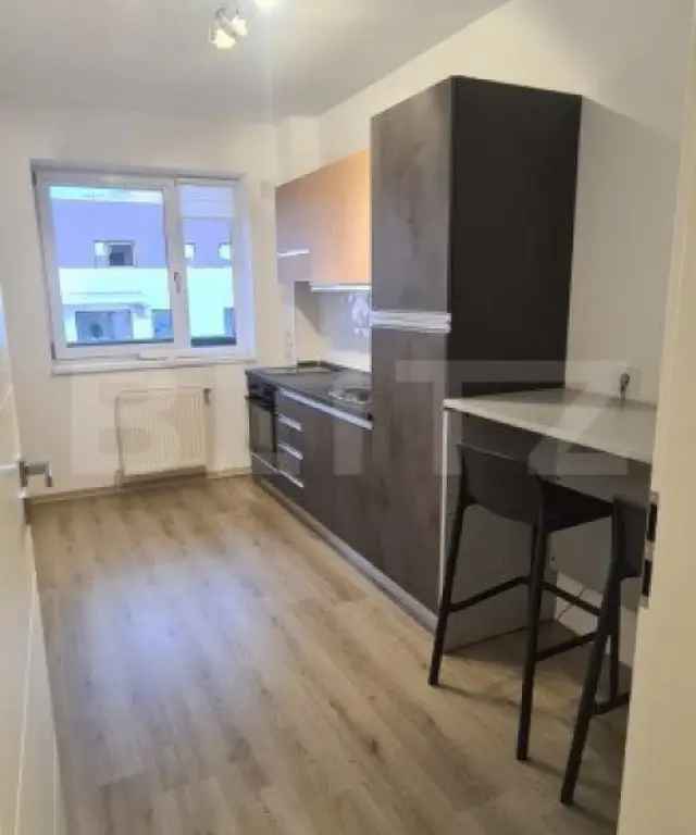 Apartament de vânzare cu 2 camere în zona Prima Onestilor cu parcare inclusă