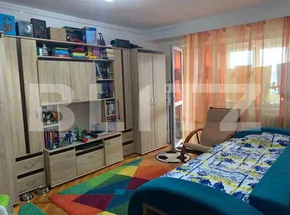 Apartament de 2 camere decomandat, zona Cetate