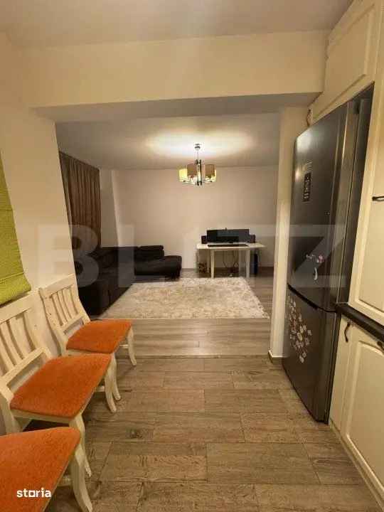 Apartament de vanzare cu 2 camere in zona Zamca, cu balcon si parcari