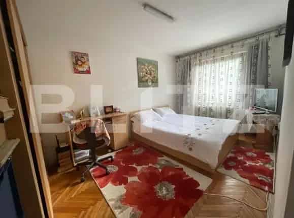 Apartament 3 camere 81 mp Victor Babes