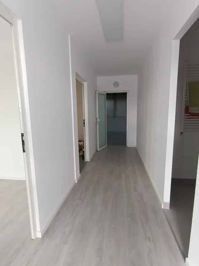 Buftea hala 600 mp prima inchiriere