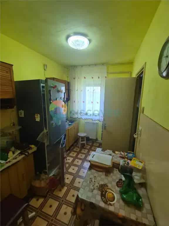 Apartament 2 camere semidecomandate 48mp utili bloc 2019