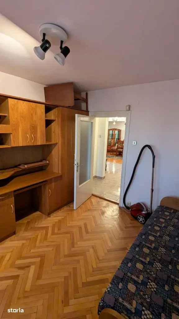 De vânzare apartament AN 3 cam decomandat în zona Parcului Magnolia