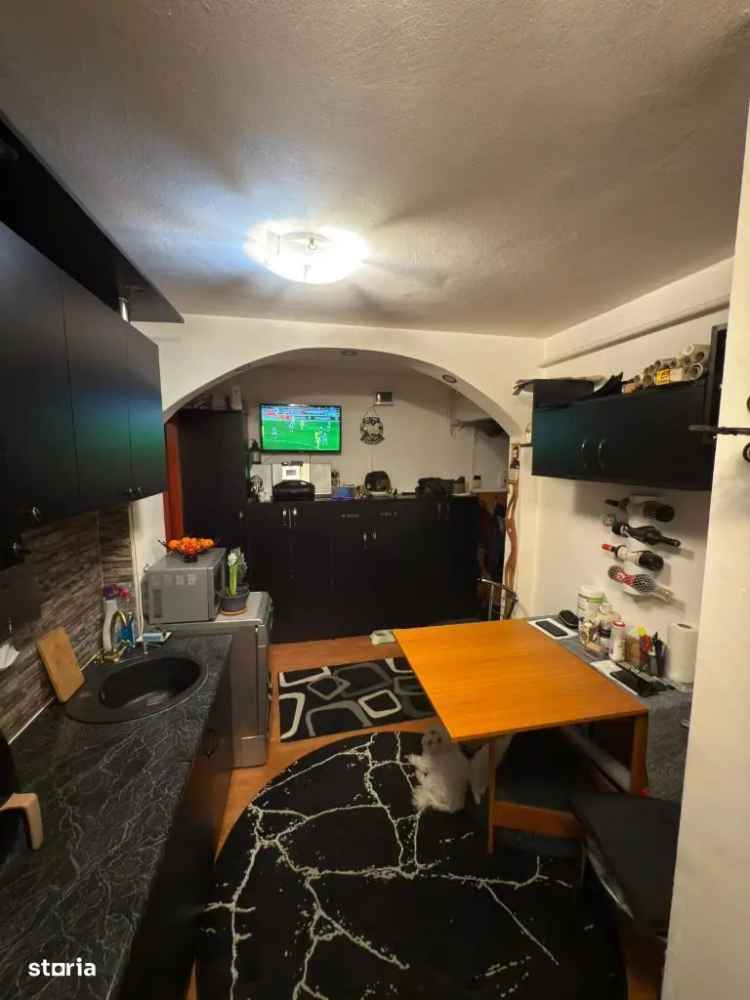 Vânzare apartamente 3 camere mobilat în Brazda cu centrală termică