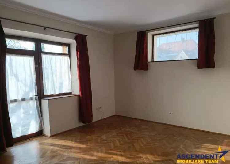 Apartament la casa, cu gradina, recomandat birou/ sediu de firma, Brasov