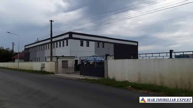 Depozit 1800 mp Roman Neamt - Spatiu Comercial Industrial
