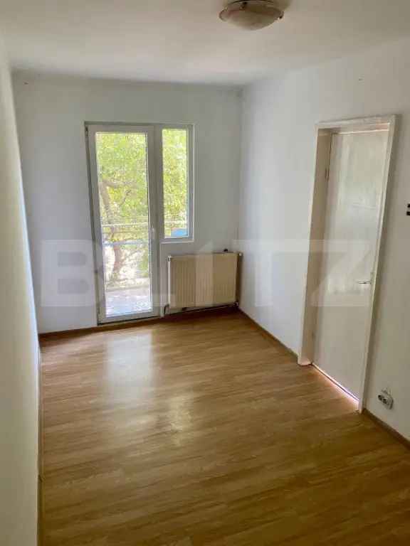 Vanzare apartament 3 camere Micro 11 etaj 1 cu centrala prope