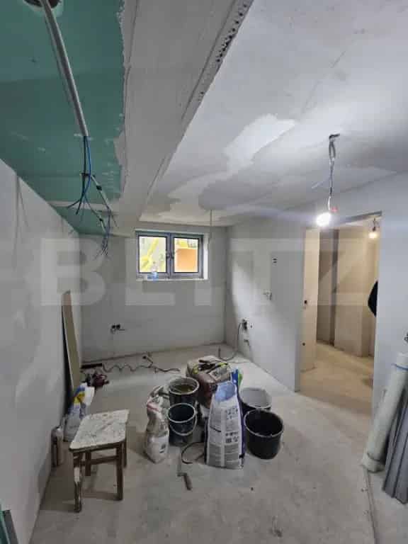 Apartament 2 camere 34 mp Curte Proprie Renovata Zona Centrala