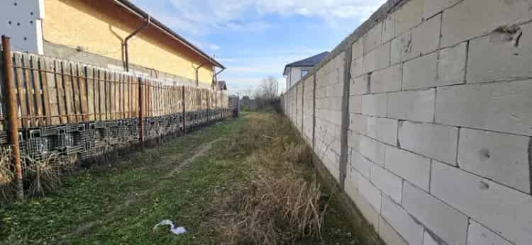 Teren Intravilan 500 mp - Utilitati - Liber