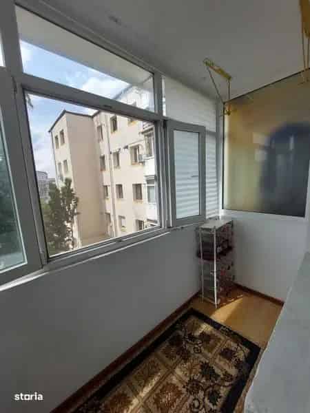 Vand apt 3 camere , Mioveni , Arges