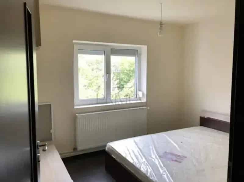 Apartament 3 camere Arad Etaj Intermediar Centrala Proprie
