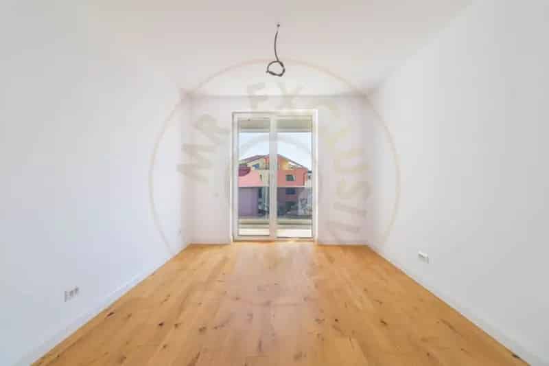 Apartament 3 camere Sisesti vedere lac - confort si liniste