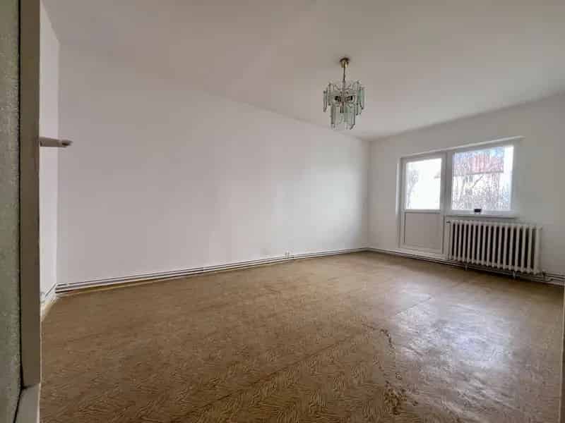 Apartament 4 camere Sibiu Vasile Aaron Etaj 1 Pivnita