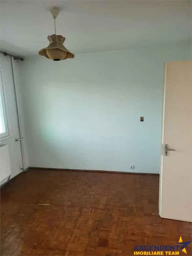 Apartamente de vanzare in Brasov, Piata Dacia, calduros si insorit