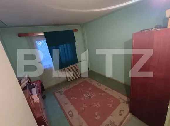 Apartament 3 camere, zona NORD, ETAJ 3 ( de renovat)