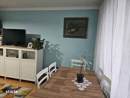 Apartament de vânzare 3 camere decomandat zona Distrigaz