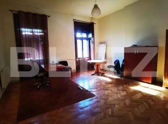 Apartament cu 4 camere , 149mp, zona Traian