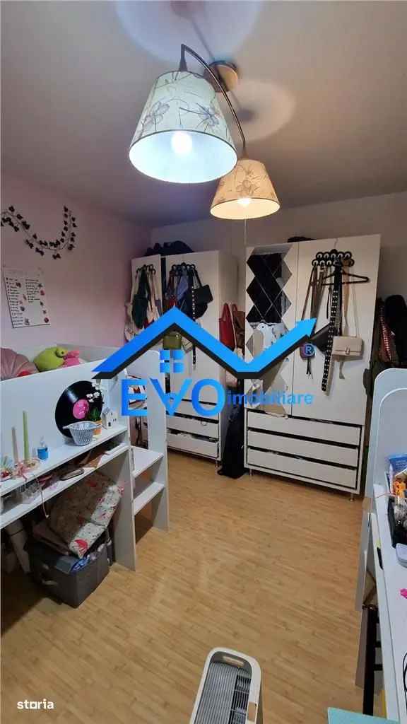 Apartament de vanzare 2 camere Bld Poitiers cu boxa