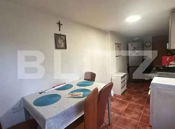 Casa 4 camere, 1 bucatarie, 2 bai, 320mp teren, zona Centrala