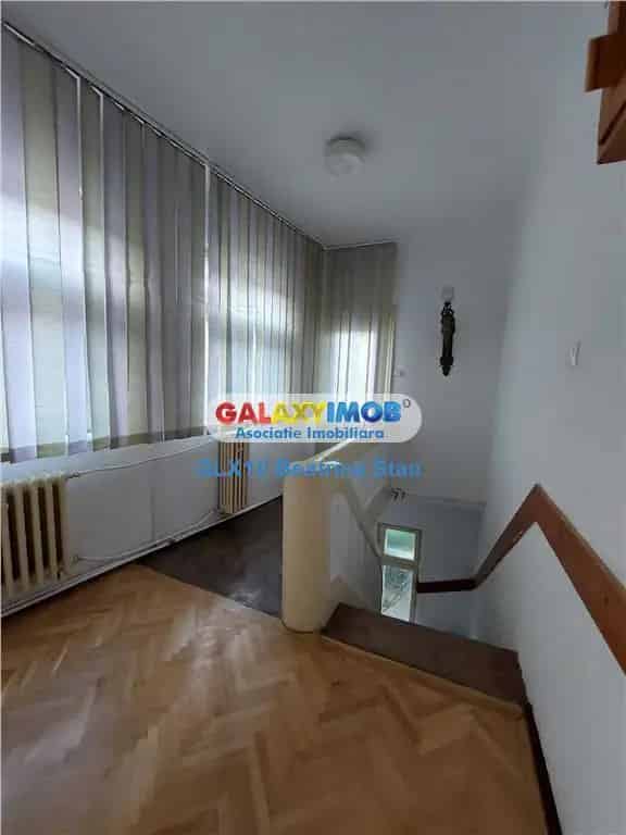 Inchiriere apartamente 4 camere vila Mitropolie Piata Unirii etaj 1
