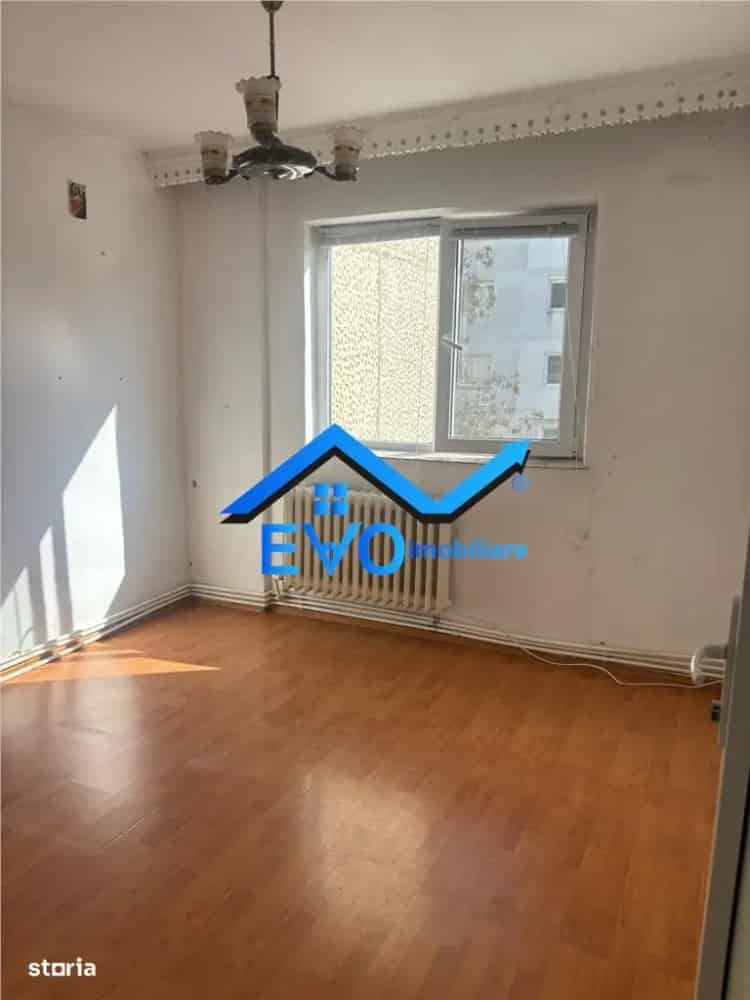 Apartament de vanzare cu 3 camere, etaj 2, Zimbru