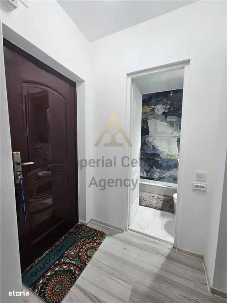 Apartament de vanzare complet renovat in Onesti cu 2 camere