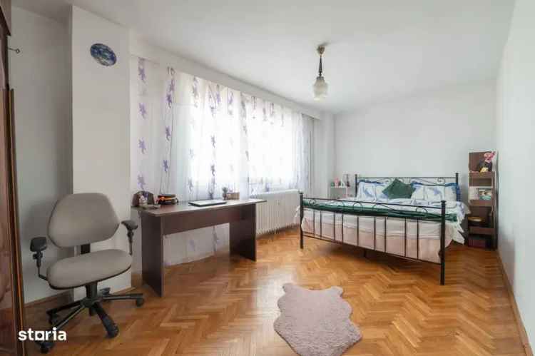 Vânzare apartamente 3 camere decomandate Aleea Firiza cu vedere panoramică