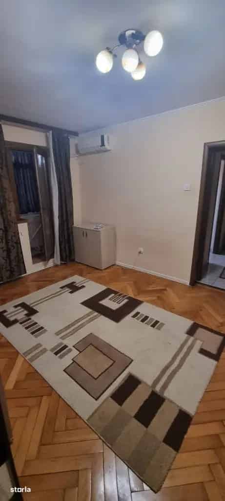 Apartament 2 camere semidecomandat zona City Mall
