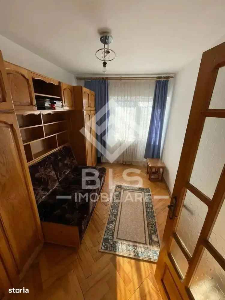 Vanzare apartament decomandat 3 camere cu 2 bai in Andrei Muresanu