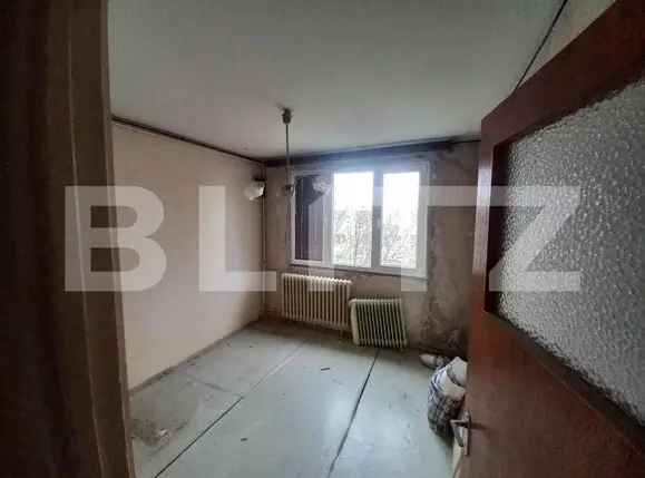 Apartament de 3 camere, semidecomandat, Sălăjan-1 Decembrie 1918