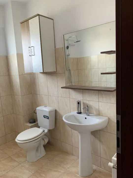 Inchiriere apartamente 2 camere 1 Mai cu centrala proprie si balcon