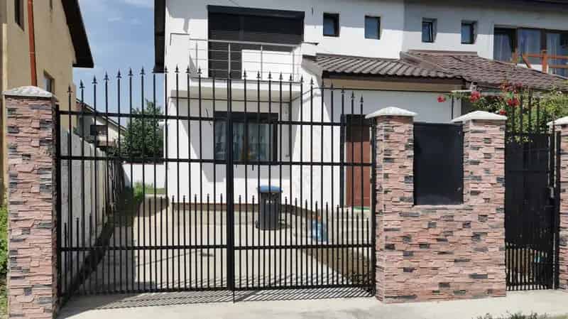 Vilă P 1 M Balotești -  Finisaje Moderne, Acces Privat