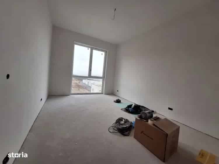 Apartament 2 camere Floresti zona Razoare cu parcare si balcon