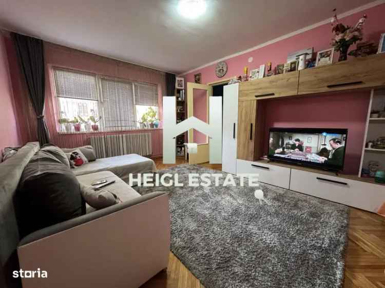 Apartament de vanzare 3 camere in zona Soarelui cu bucatarie inchisa