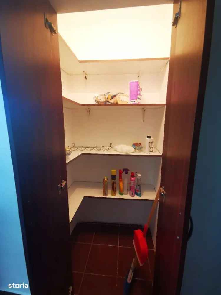 Cumparare apartamente 3 camere decomandate in Tiglina 2