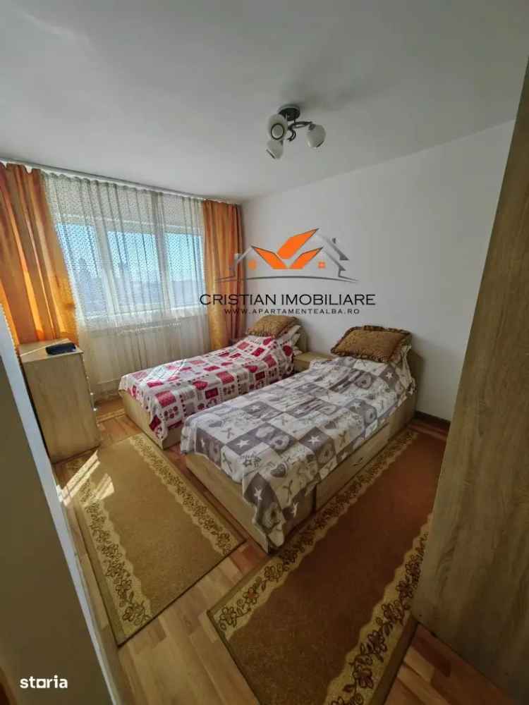 Vând apartament 2 camere decomandat în Cetate cu vedere la parc