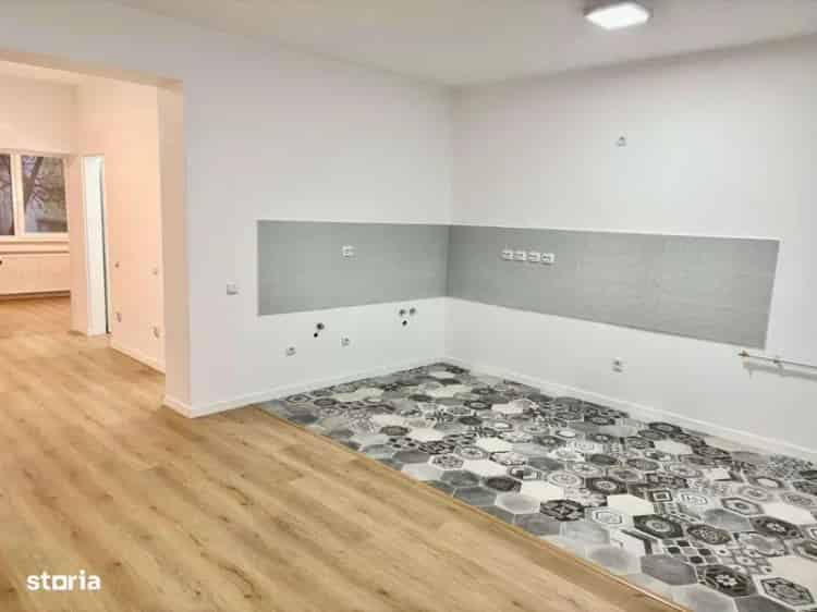 Apartament in asociatie 3 camere renovat 14 Mai