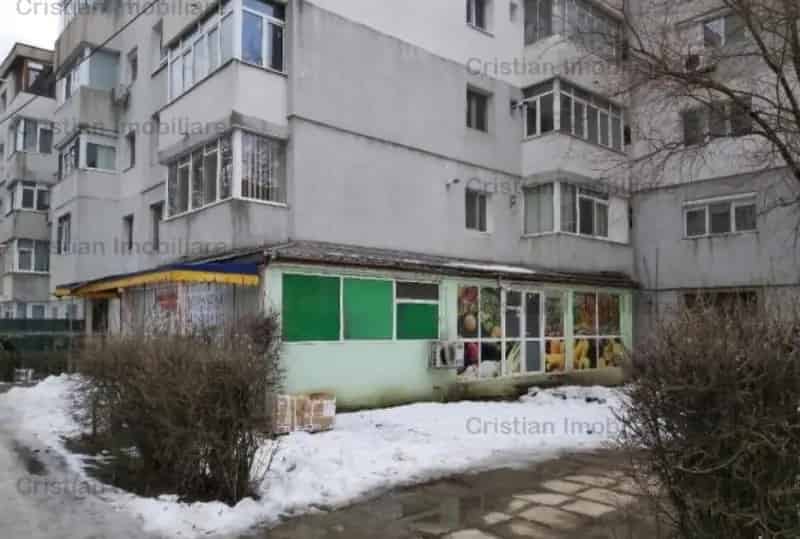 Apartament 3 Camere Spatiu Comercial 75mp