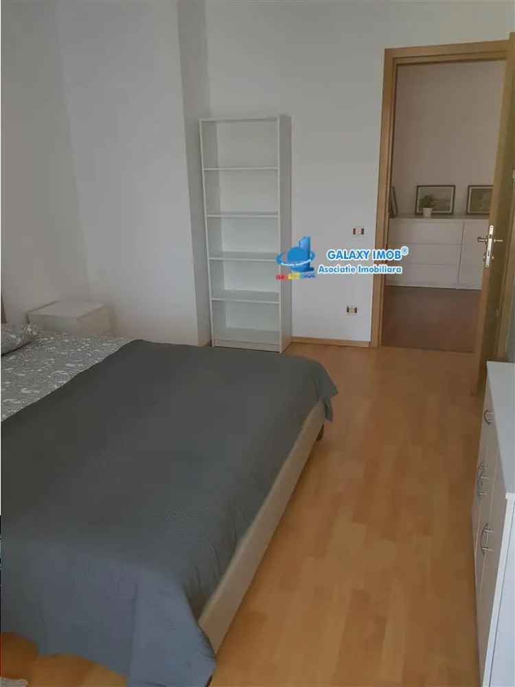 Vand apartament cu 2 camere , foarte spatios , bloc nou, mobilat.