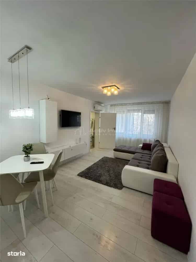 Apartament 3 cam centru P-uri