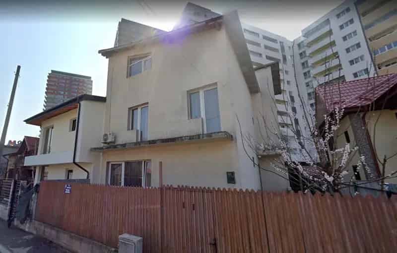 Vilă P+E+M 105 mp cu teren 195 mp Sector 4 Bucuresti