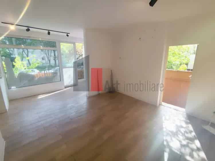 Spatiu Comercial Herastrau Caramfil Aurel Vlaicu Metrou STB