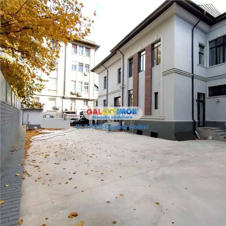 Vila 26 camere Ultracentrala Renovata 450mp