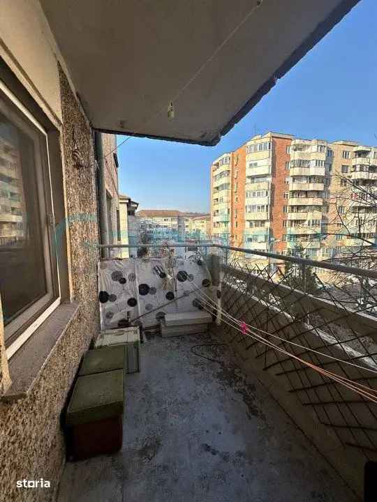 Apartament de vanzare 3 camere Dragos Voda Oradea cu balcon